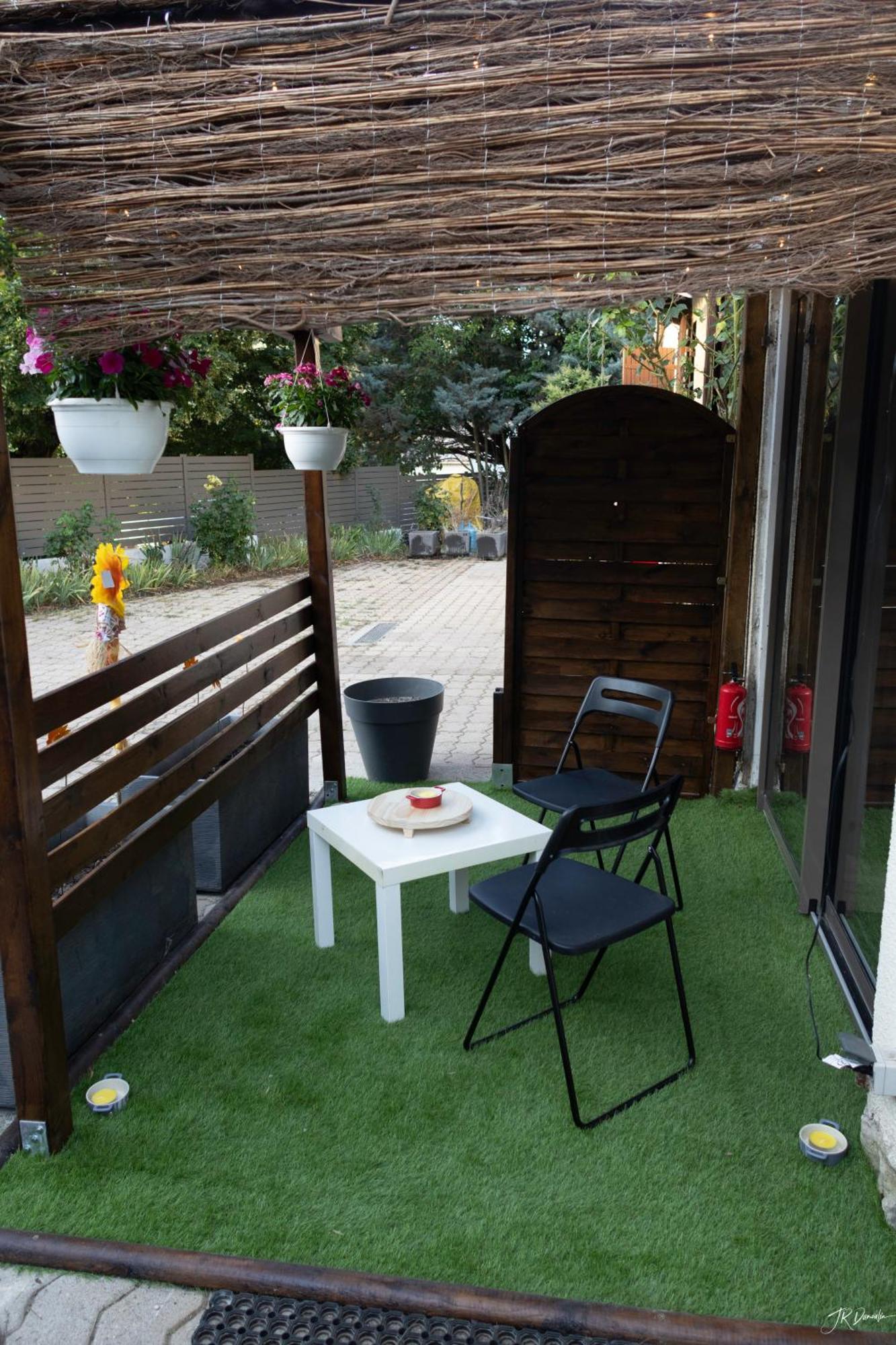 Studio Dans Le Luberon Céreste Zewnętrze zdjęcie