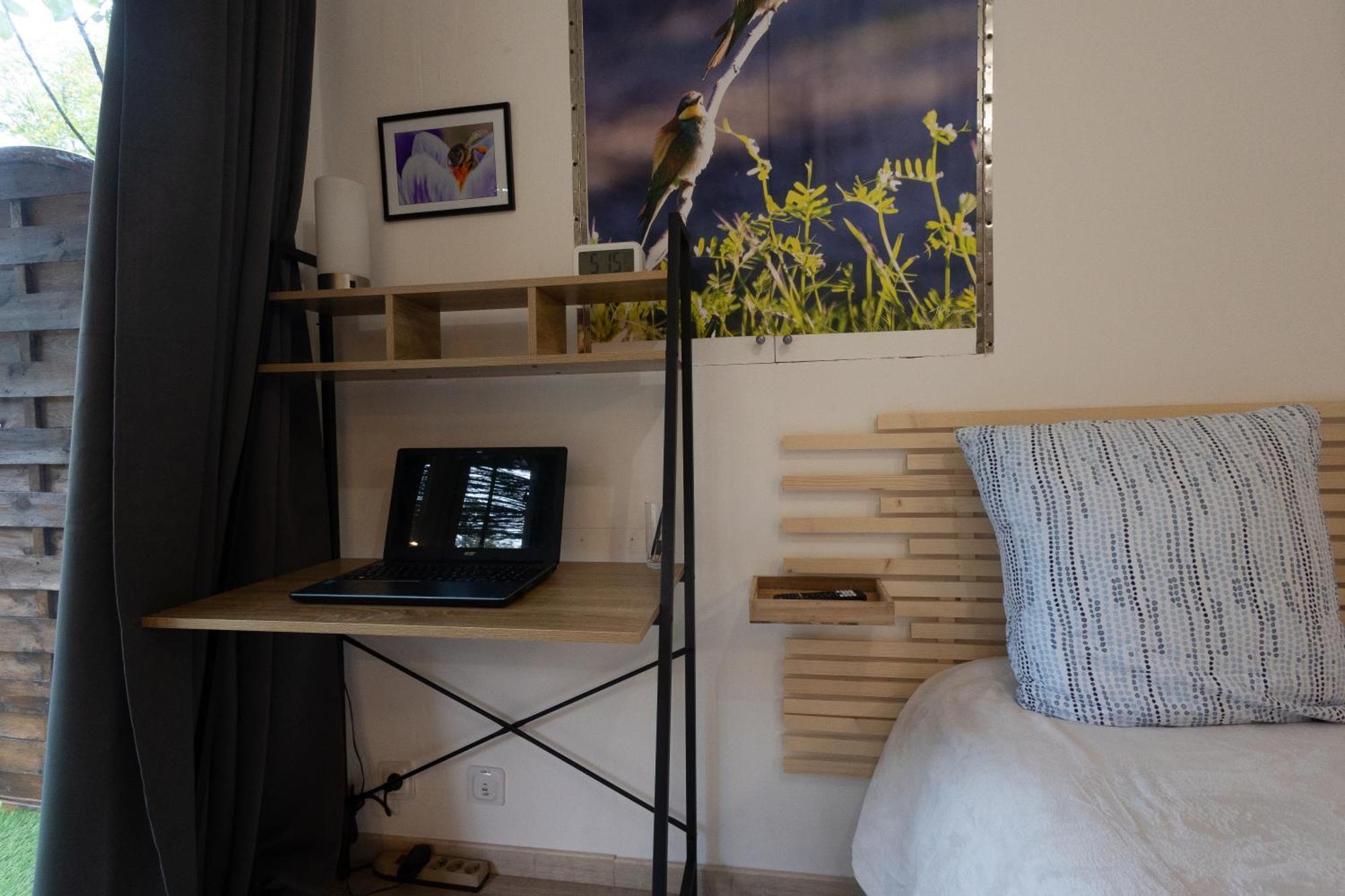 Studio Dans Le Luberon Céreste Zewnętrze zdjęcie
